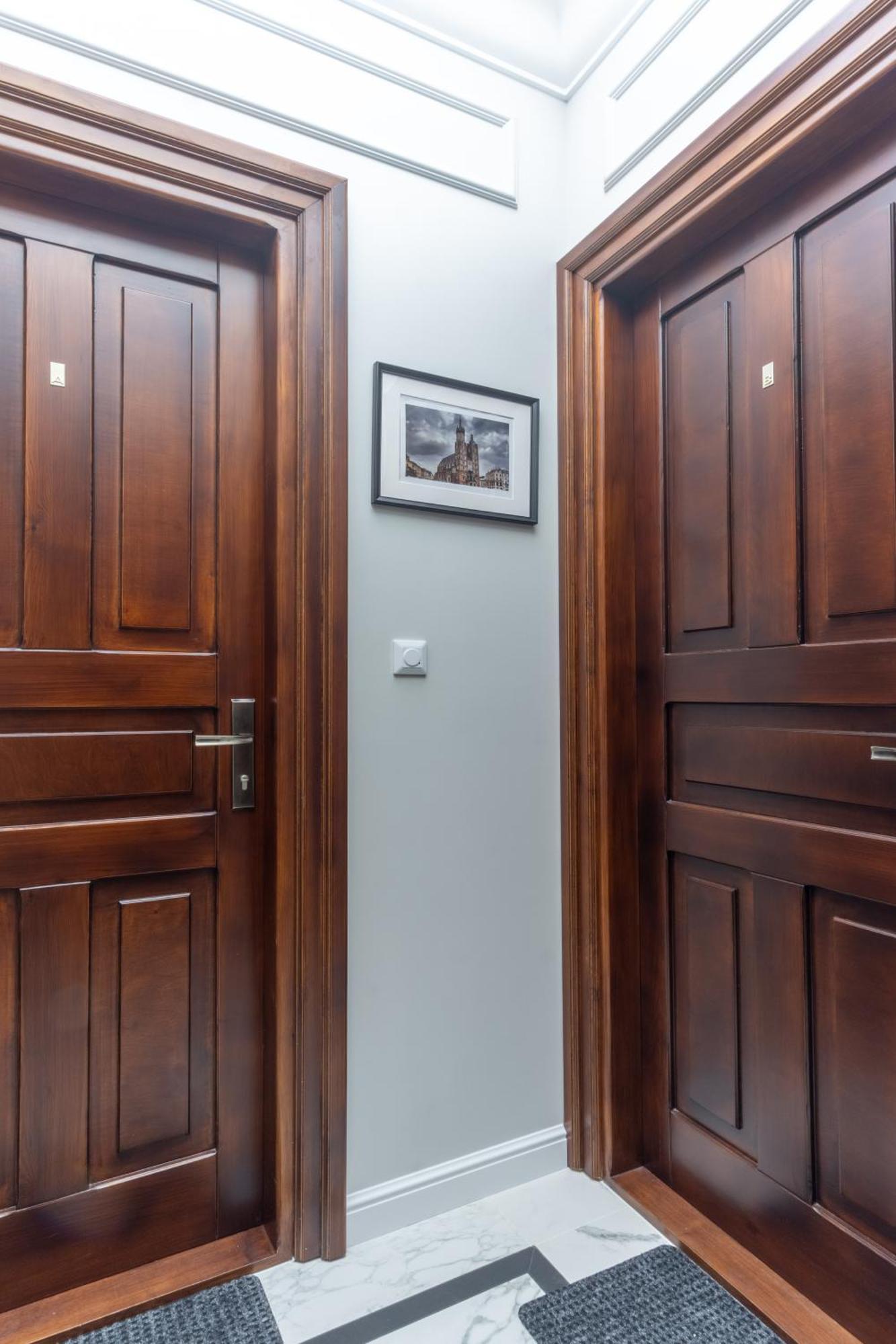 Charm & Comfort Renovated Gem In Old Town Sarego Apt B Cracovie Extérieur photo