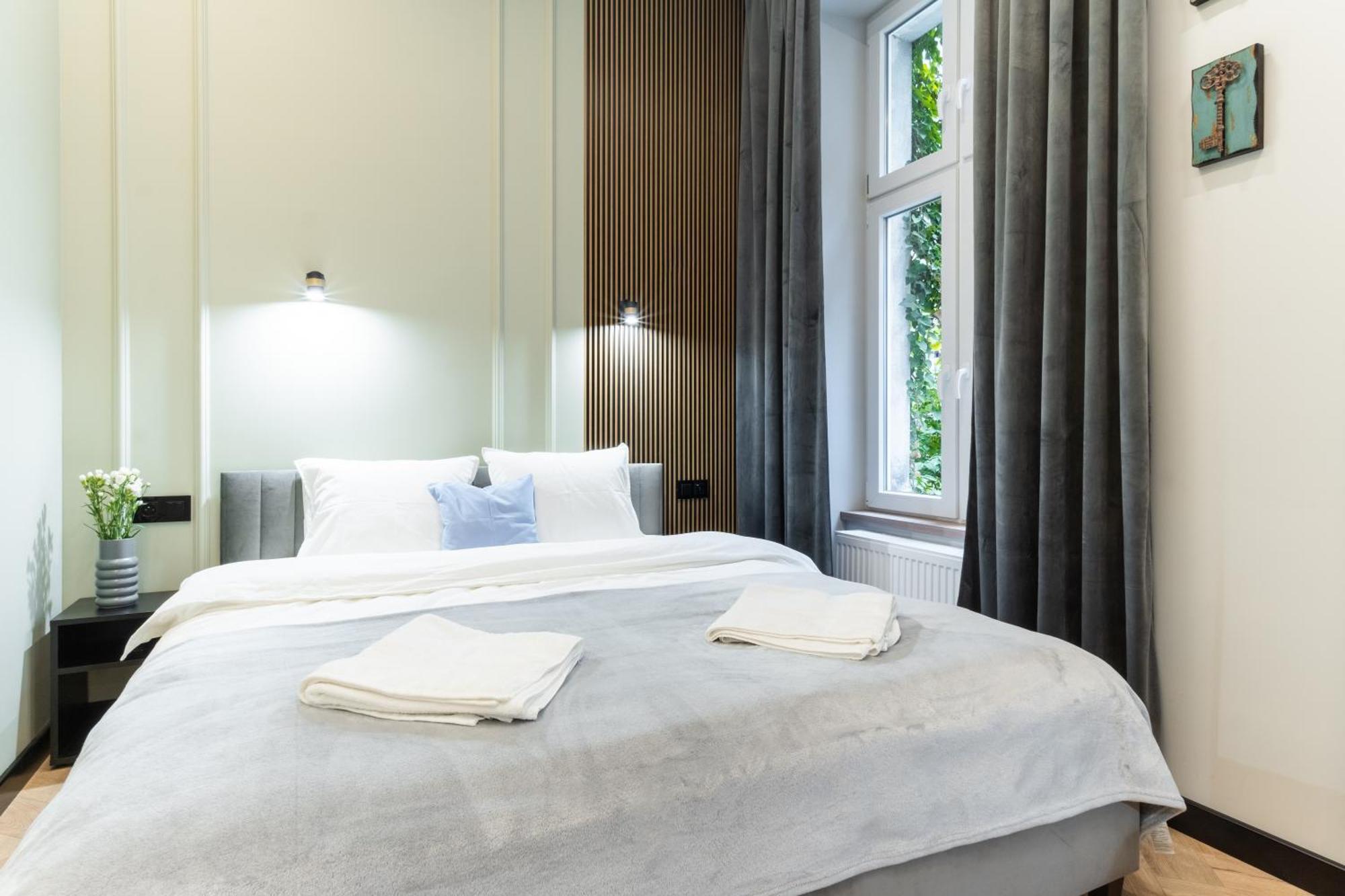 Charm & Comfort Renovated Gem In Old Town Sarego Apt B Cracovie Extérieur photo
